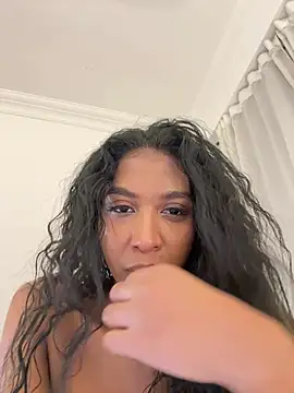 IamCrystal2 online show from May 15, 2026, 11:01 pm