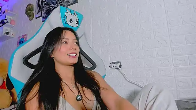 missycanoo online show from October 1, 2025, 3:23 am