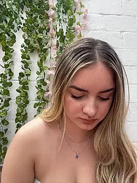 imlindapink online show from February 6, 2026, 5:16 pm