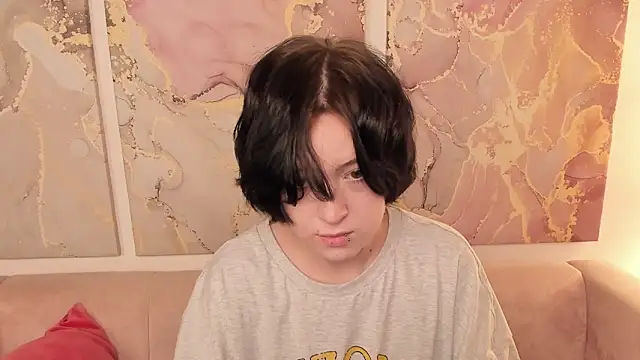 fiamoory online show from November 12, 2025, 8:04 am