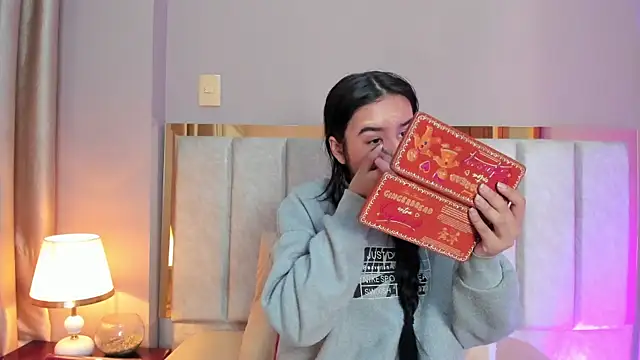 LaraGoldd online show from February 7, 2026, 12:36 am