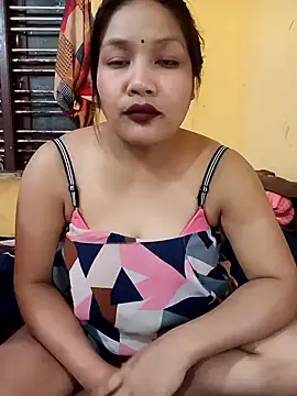 Snapshot of Radhikadavi879 chatting on January 28, 2025, 3:35 pm Radhikadavi879 online show from January 28, 2025, 3:35 pm