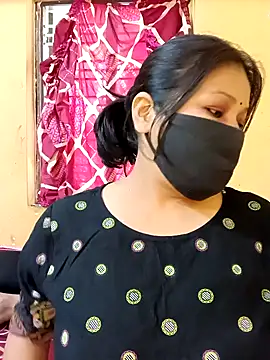 Snapshot of Radhikadavi879 chatting on February 27, 2025, 7:44 am Radhikadavi879 online show from February 27, 2025, 7:44 am