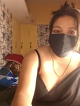 Snapshot of Radhikadavi879 chatting on September 27, 2025, 5:40 pm Radhikadavi879 online show from September 27, 2025, 5:40 pm