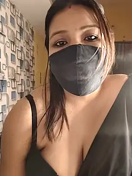 Snapshot of Radhikadavi879 chatting on October 8, 2025, 4:04 pm Radhikadavi879 online show from October 8, 2025, 4:04 pm