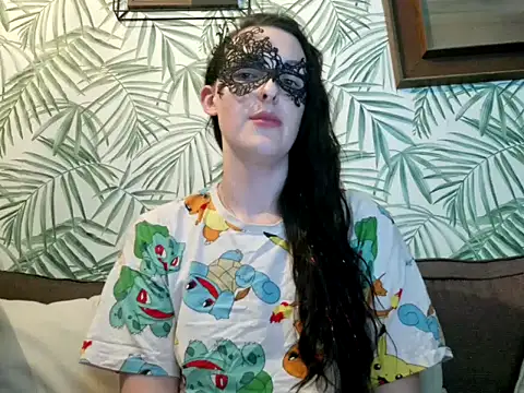 LexiSnowUK online show from March 5, 2025, 10:10 pm