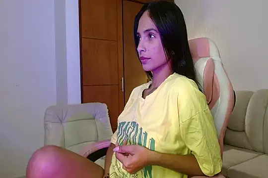 Snapshot of AnnitaSerna_ chatting on March 13, 2026, 3:35 am AnnitaSerna online show from March 13, 2026, 3:35 am