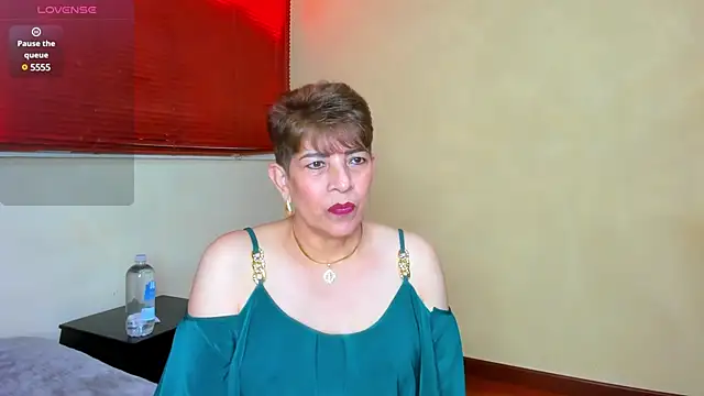 Snapshot of Angelina_Stone_65 chatting on December 13, 2024, 4:38 pm Angelina Stone 65 online show from December 13, 2024, 4:38 pm