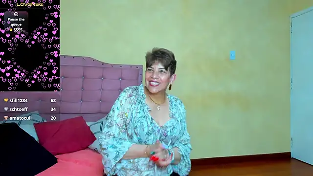 Snapshot of Angelina_Stone_65 chatting on December 19, 2024, 11:46 pm Angelina Stone 65 online show from December 19, 2024, 11:46 pm