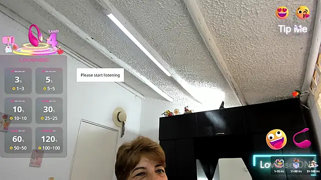 Snapshot of Angelina_Stone_65 chatting on October 8, 2025, 3:53 pm Angelina Stone 65 online show from October 8, 2025, 3:53 pm