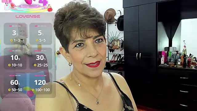 Snapshot of Angelina_Stone_65 chatting on October 14, 2025, 11:05 pm Angelina Stone 65 online show from October 14, 2025, 11:05 pm