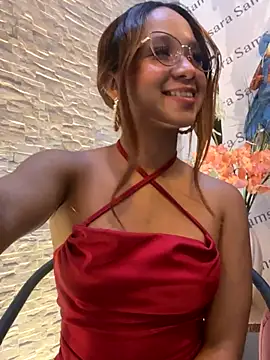 Snapshot of MelanieRoah chatting on October 23, 2025, 11:20 am MelanieRoah online show from October 23, 2025, 11:20 am