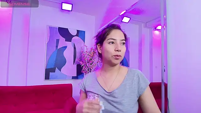 Snapshot of Ema_louis_ chatting on March 10, 2025, 12:37 pm Ema louis  online show from March 10, 2025, 12:37 pm