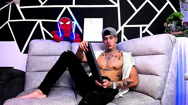 JUSTIN FULLER1 online show from March 5, 2025, 12:27 am