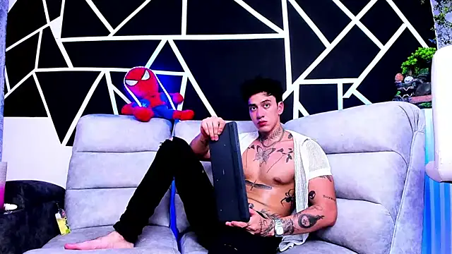 JUSTIN FULLER1 online show from March 8, 2025, 9:40 pm