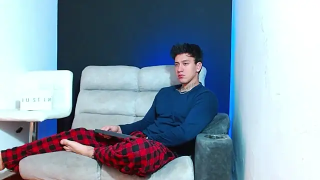 JUSTIN FULLER1 online show from February 17, 2026, 6:54 am