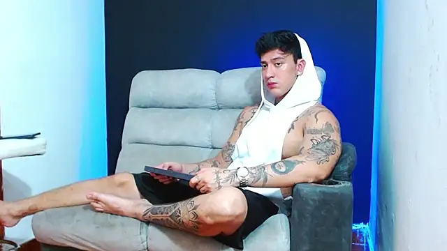 JUSTIN FULLER1 online show from May 24, 2026, 1:43 am