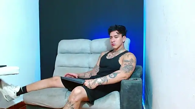JUSTIN FULLER1 online show from June 6, 2026, 2:05 am