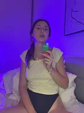 emma05 online show from May 28, 2026, 6:16 pm