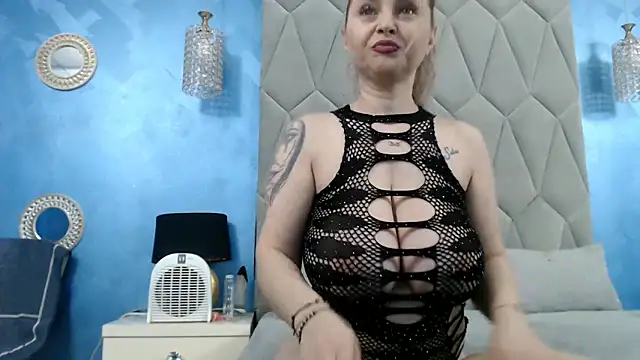 AretiAlisya online show from February 26, 2025, 6:26 am