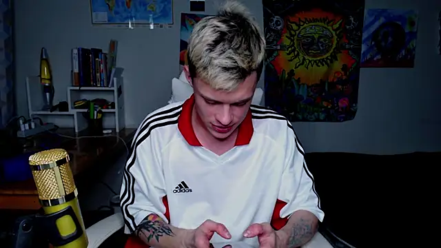 hornyadamsex online show from April 25, 2026, 3:20 pm