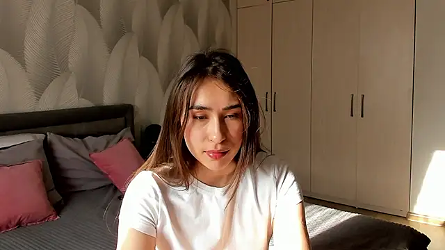 Bambiii bby online show from April 3, 2026, 2:20 am