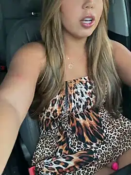 lariic online show from April 18, 2026, 7:51 pm