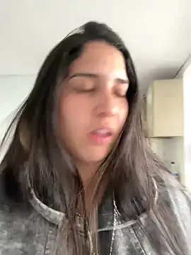 Snapshot of ARITOO_ chatting on January 19, 2025, 10:06 pm ARITOO  online show from January 19, 2025, 10:06 pm