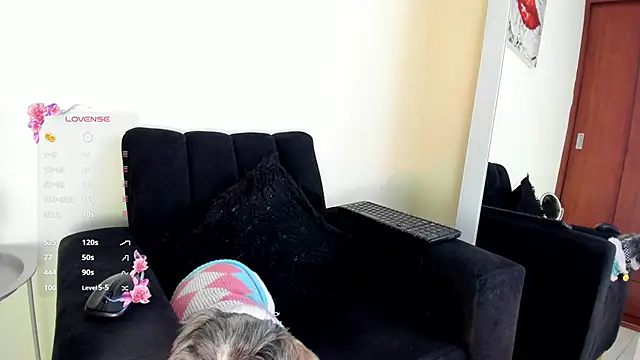 its  angelica  online show from November 13, 2025, 7:35 pm