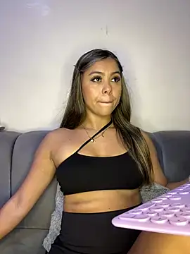 tuckersabrina online show from December 10, 2024, 11:51 pm