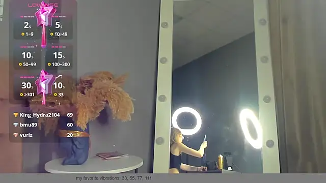 Snapshot of Esme_Runn chatting on December 2, 2024, 4:42 pm Esme Runn online show from December 2, 2024, 4:42 pm