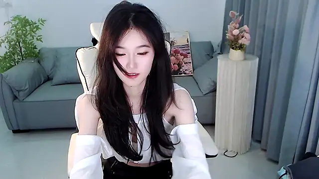 YiJin-a online show from January 25, 2025, 2:25 pm