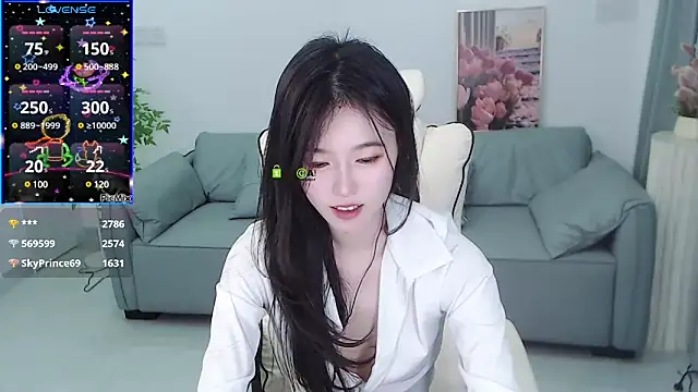 YiJin-a online show from February 15, 2025, 5:39 pm