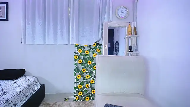 Snapshot of alaia_03 chatting on December 14, 2024, 12:33 pm alaia 03 online show from December 14, 2024, 12:33 pm