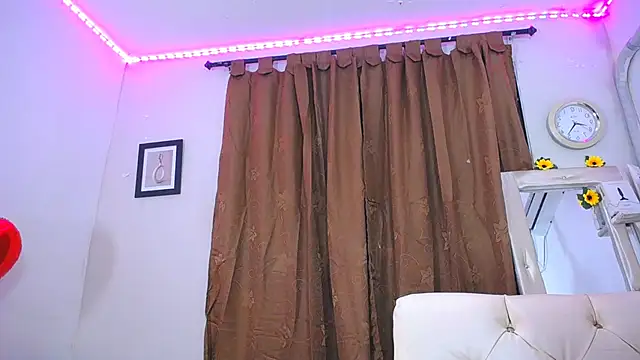 Snapshot of alaia_03 chatting on March 9, 2025, 12:20 pm alaia 03 online show from March 9, 2025, 12:20 pm