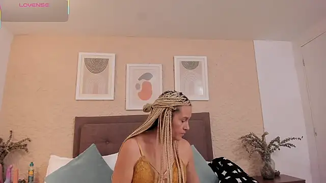 CarolinaGlamour online show from September 15, 2025, 2:22 am