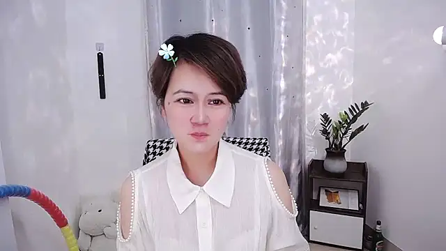 Snapshot of Fan_ting chatting on February 19, 2025, 12:00 pm Fan ting online show from February 19, 2025, 12:00 pm