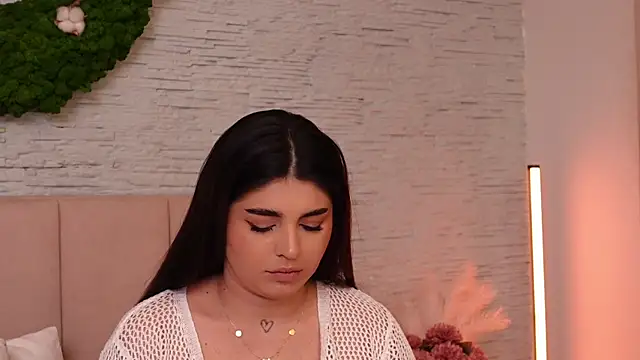 RachelSwaan online show from December 10, 2024, 11:11 am