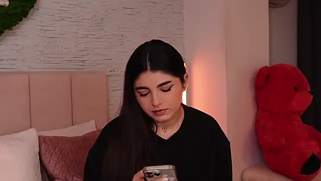 RachelSwaan online show from December 21, 2024, 10:39 am