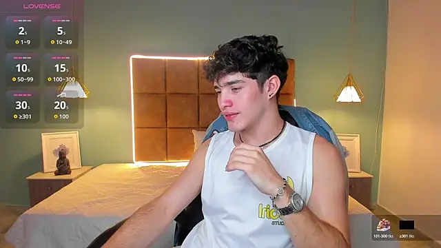 AlejooTwink online show from November 8, 2025, 2:45 am