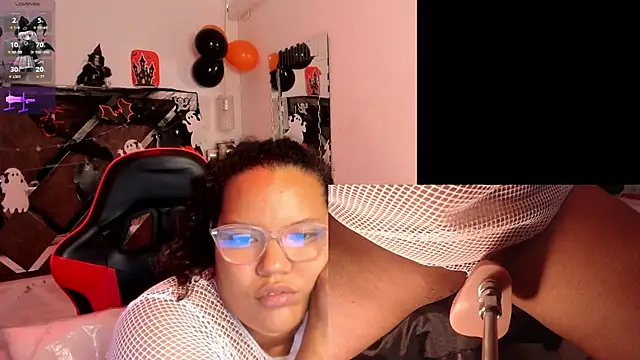 MhiaRey online show from October 26, 2025, 12:44 pm