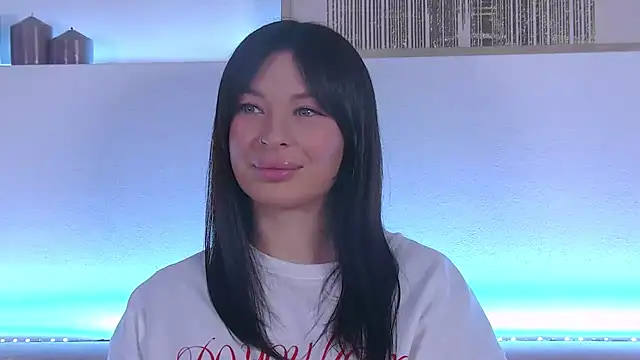 AlexandraBloom online show from January 29, 2025, 9:39 pm