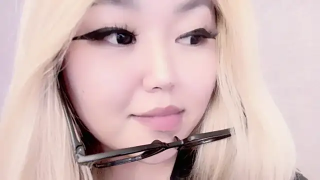 amelia sunlight online show from February 26, 2025, 3:32 am