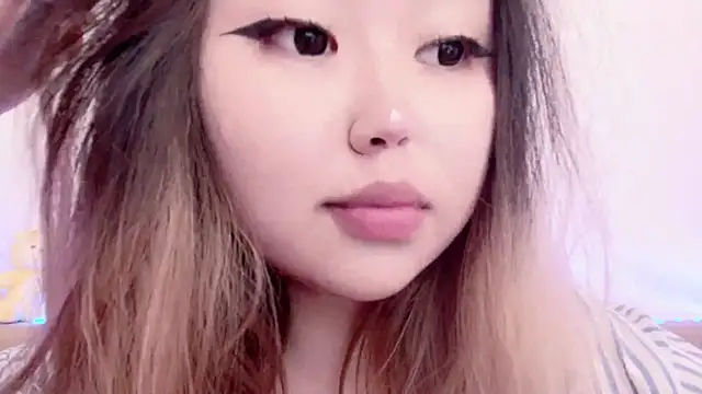 amelia sunlight online show from April 1, 2026, 12:33 am