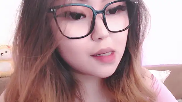 amelia sunlight online show from April 25, 2026, 5:21 pm