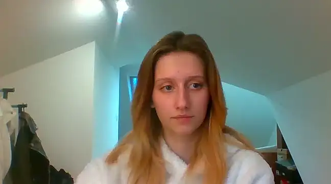 Snapshot of LUNA_delight chatting on January 8, 2025, 2:46 pm LUNA delight online show from January 8, 2025, 2:46 pm