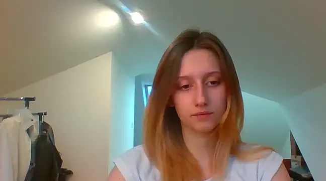 Snapshot of LUNA_delight chatting on January 15, 2025, 2:35 pm LUNA delight online show from January 15, 2025, 2:35 pm