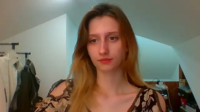 Snapshot of LUNA_delight chatting on January 24, 2025, 5:53 pm LUNA delight online show from January 24, 2025, 5:53 pm