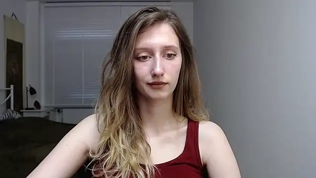 Snapshot of LUNA_delight chatting on October 13, 2025, 5:29 am LUNA delight online show from October 13, 2025, 5:29 am