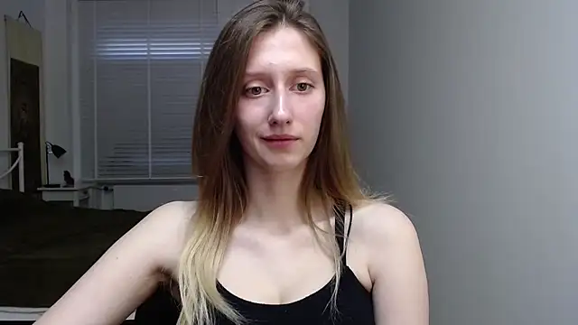 Snapshot of LUNA_delight chatting on October 20, 2025, 5:30 am LUNA delight online show from October 20, 2025, 5:30 am